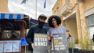 Kıbrıs'ta kapıların kapatılması protesto edildi, olaylar çıktı