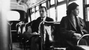 Otobüste Bir Beyaza Yer Vermeyerek Tarihinin Akışını Değiştiren Kadın: Rosa Parks