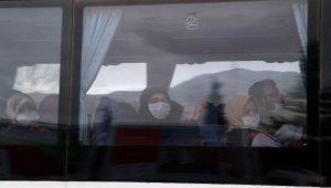 180 kişilik umre kafilesi, Isparta'daki yurtlara getirildi - Yeniden