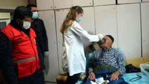 91 yaşındaki Kore Gazisi'ne, sağlıkçılardan evinde ziyaret
