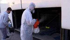 Avrupa'dan gelen yolcuları taşıyan otobüsler dezenfekte ediliyor