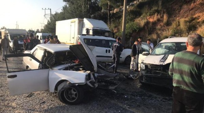 Aydın'da iki otomobil çarpıştı: 2'si çocuk 5 yaralı