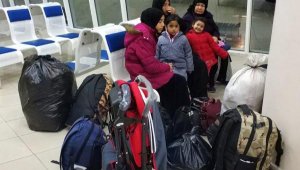 Burdur'da göçmenler otogara akın ediyor