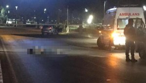 İzmir'de otomobilin altında kalan 2 kişi öldü