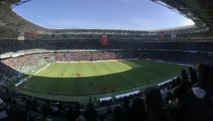 Kocaelispor - Karşıyaka maçında seyirci rekoru kırıldı