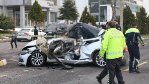 Nevşehir'de otomobil TIR'a çarptı: 1 ölü
