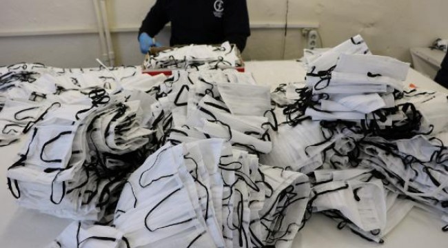 Niğde'de mahkumlar günde 20 bin maske üretiyor