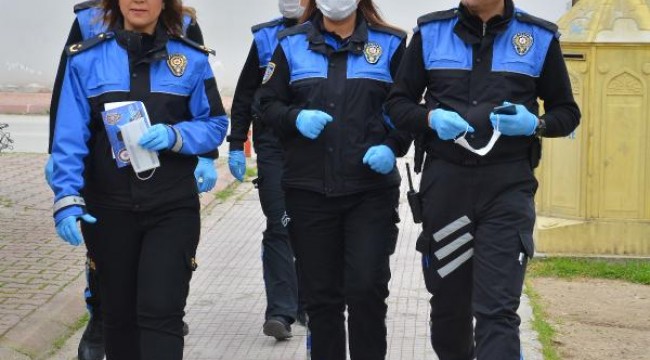 Polisten koronavirüs dolandırıcılarına karşı broşürlü uyarı 