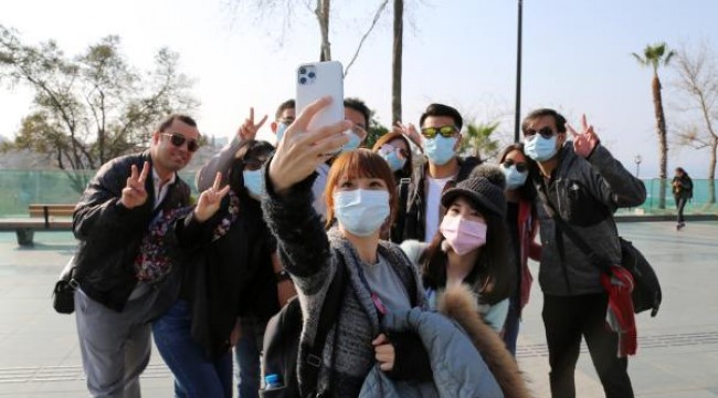 Tayvanlı turistlerden maskeli tur