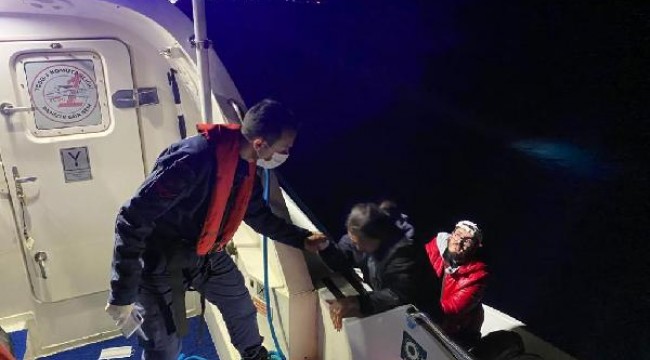 Yunan askerlerinin geri ittiği göçmenleri, Sahil Güvenlik ekibi kurtardı