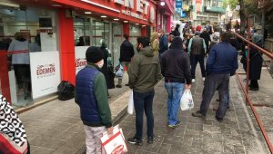 Bursa'da, 4 günlük yasak öncesi alışveriş yoğunluğu