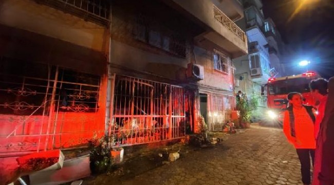 İzmir'de 4 katlı binan zemin katında yangın çıktı: 1 yaralı