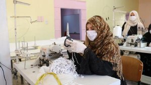 Resulayn'da kadınlar maske üretimine başladı