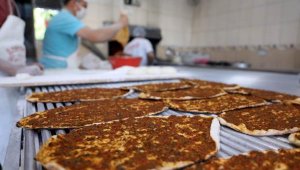 Gaziantep'te yasak bitti, tepsi yemeği ve lahmacuna ilgi arttı