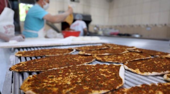 Gaziantep'te yasak bitti, tepsi yemeği ve lahmacuna ilgi arttı