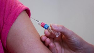 İngiltere'de 6 ay içinde tüm ülkeye yetecek aşı üretilebilecek