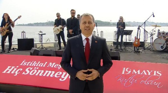 İstanbul Valiliğinden Kız Kulesi'nde Emre Aydın konseri