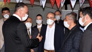 İzmir'de, AK Parti ve MHP'den Kızılay'a kan stoku için kampanya başlattı