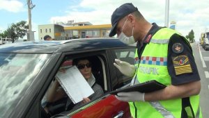 Polis yasağa uymayan sürücülere ceza yağdırdı