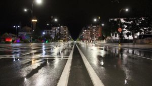 Sivas'ta cadde ve sokaklar boş kaldı