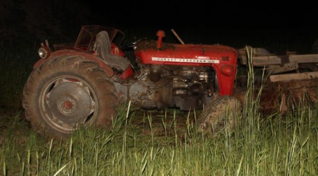 Tarlaya gübre götürürken devrilen traktörün sürücüsü öldü