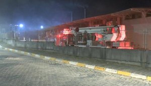 Tuzla'da fabrikada yangın: 1 işçi dumandan etkilendi