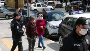 Yozgat'ta polislerden sosyal mesafe uyarısı