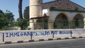 Güney Kıbrıs'ta bulunan Köprülü Camisi'ne çirkin saldırı