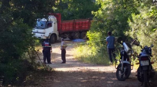 Kamyonla motosiklet çarpıştı: Anne öldü, oğlu yaralandı