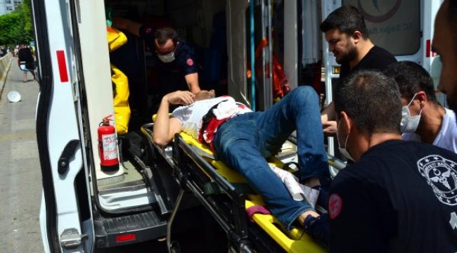 Adana Adliyesi'nde silahlı saldırı: 3'ü çocuk, 6 yaralı - Yeniden