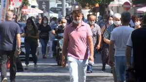 Bakan Koca'nın vakaların arttığını söylediği Bursa'da maske kuralına uyulmuyor