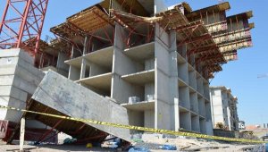 Elazığ'da, inşaat iskelesi çöktü: 5 işçi yaralı