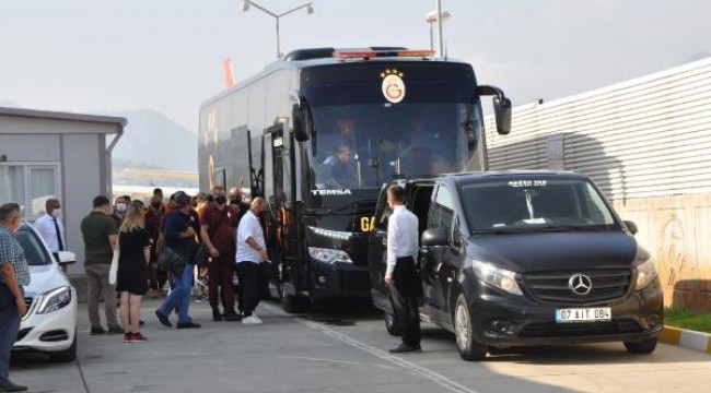 Galatasaray kafilesi Gazipaşa'ya geldi