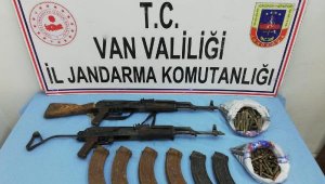 Van'da teröristlere ait silah ve mühimmat ele geçirildi