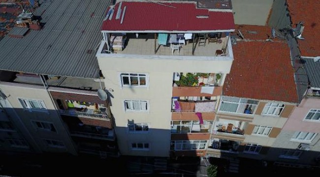 Zeytinburnu'nda 4 katlı bina boşaltıldı 