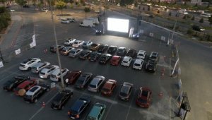 Arabalı Açık Hava Sineması'nda 'Acı Tatlı Ekşi' filmi