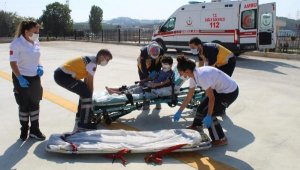 Gözünden yaralanan çocuk, helikopter ambulansla Bursa'ya sevk edildi