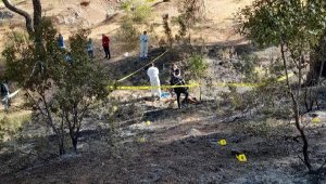 Orman yangınına müdahale eden ekipler, yanmış erkek cesedi buldu