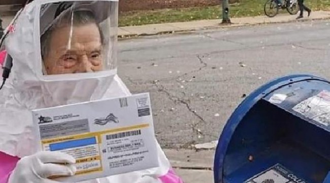 102 yaşındaki ABD'li Bea Lumpkin postayla başkanlık seçimi oyunu kullandı