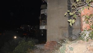 İzmir'de ikinci kattan düşen 2 yaşındaki çocuk hayatını kaybetti