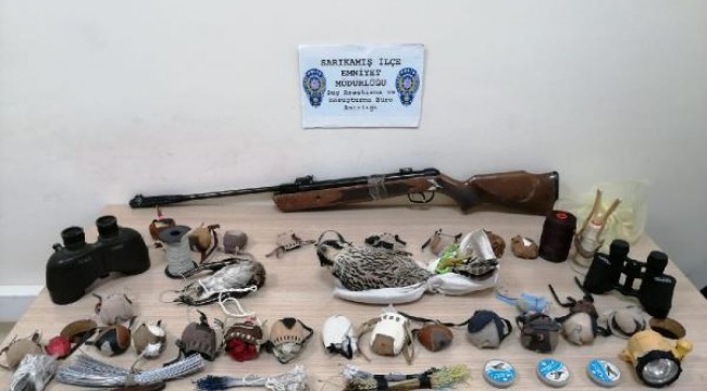 Tuzakla yırtıcı kuşları yakalayan 3 kişiye 176 bin lira ceza