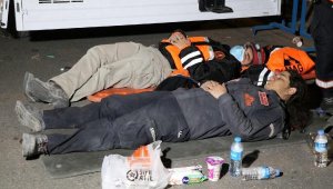 Gönüllü kahramanlar deprem bölgesinde, gece- gündüz fedakarca çalışıyor
