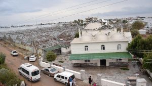 Kumluca'daki şiddetli yağış ve fırtınanın zararı 100 milyon lira
