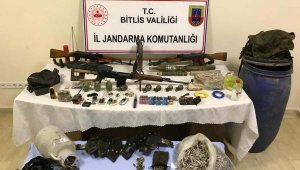Bitlis'te teröristlerin silah, mühimmat ve el bombaları bulundu