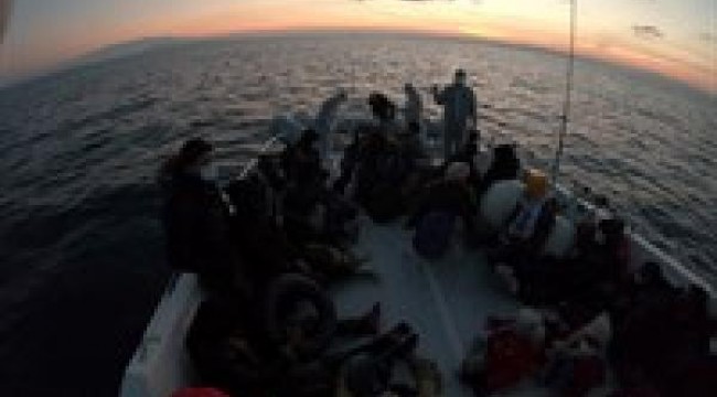 İzmir'de 44 kaçak göçmen kurtarıldı