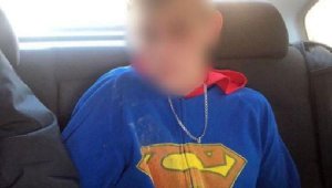 Ukrayna'da 'Süpermen' kıyafetli genç dehşet saçtı