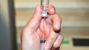 Adıyaman'da sağlık çalışanlarına aşı yapılmaya başlandı
