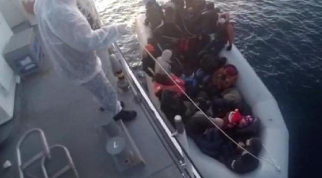 İzmir'de 32 kaçak göçmen kurtarıldı