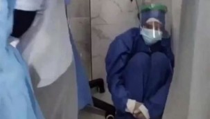 Mısır'da Kovid-19 hastalarının oksijen tüpü yetersizliği nedeniyle hayatını kaybetti