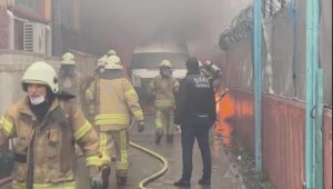 Sancaktepe'de yangın çıkan minibüsteki patlamalar paniğe neden oldu